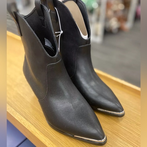 Women Henley Ankle Western Boots- Universal Thread Black - Picture 3 of 7